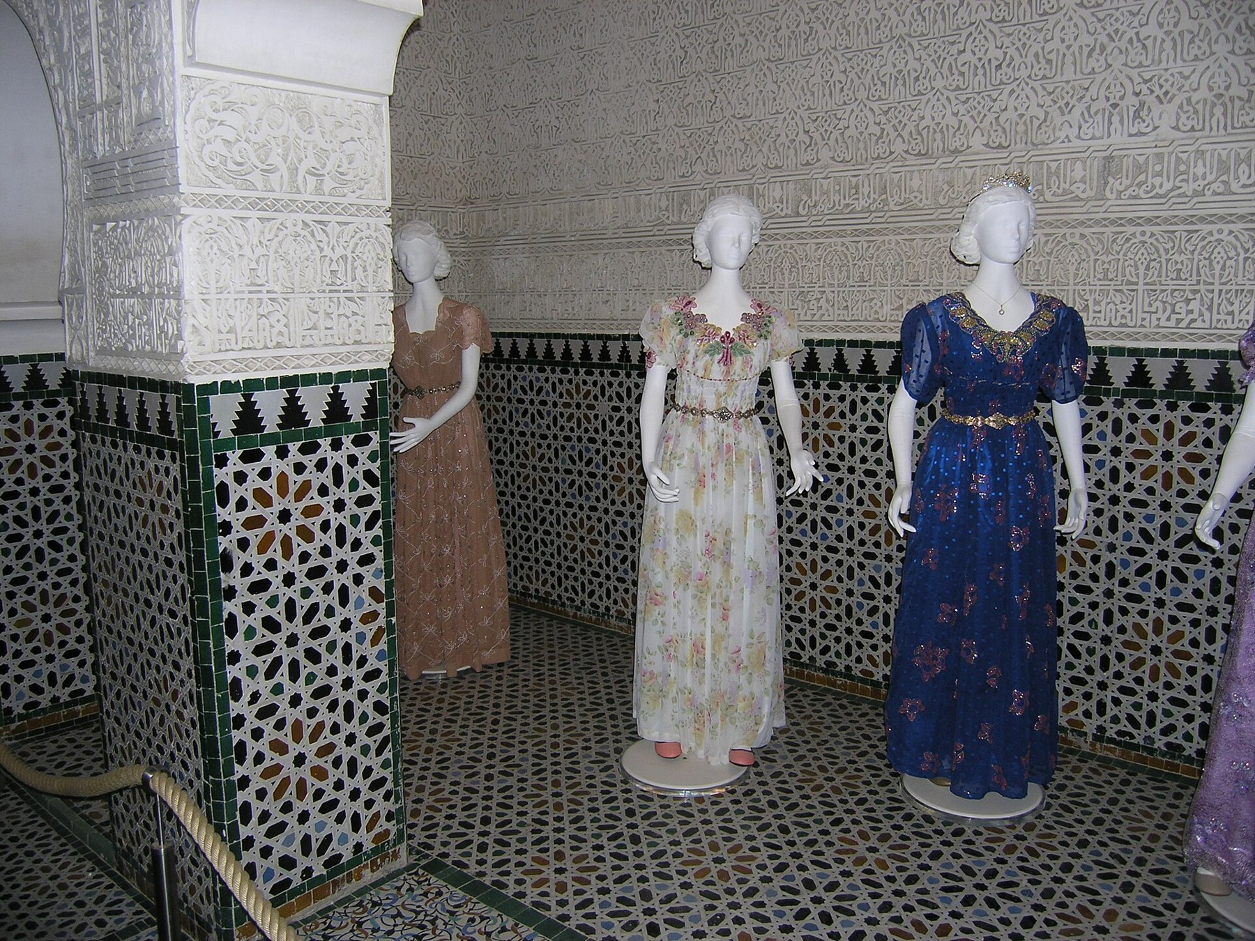 Costume de Tlemcen exposé à la citadelle d’El Mechouar.