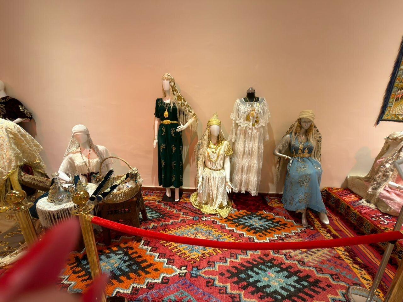 Blousas anciennes conservées au musée d’Oran.