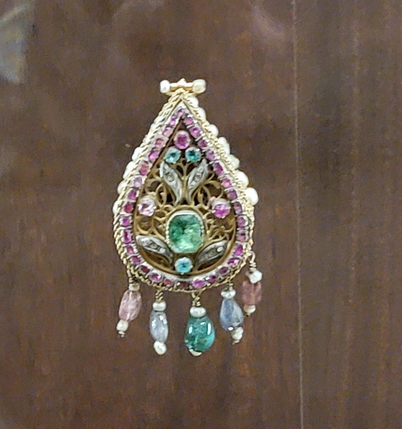 Pendentif meskia d’Algérie, période ottomane, musée du quai Branly.